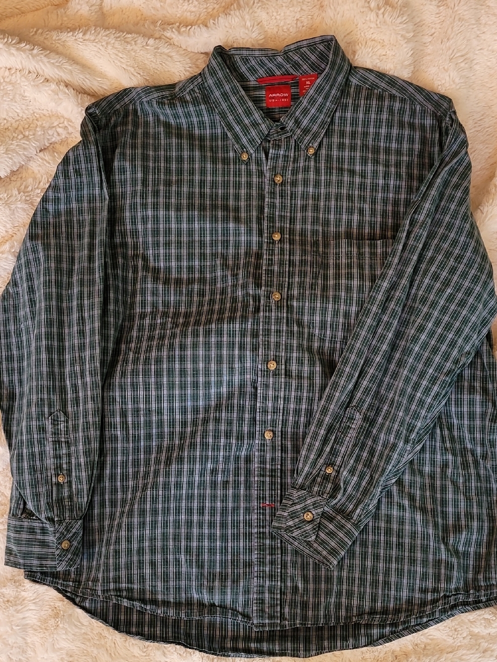 Arrow Men's Green and Grey Plaid Button-Down Shirt